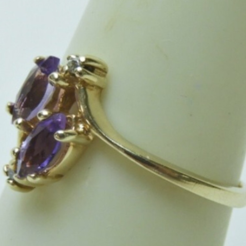 Preloved Solid 10k Amethyst Diamond Ring - image 3